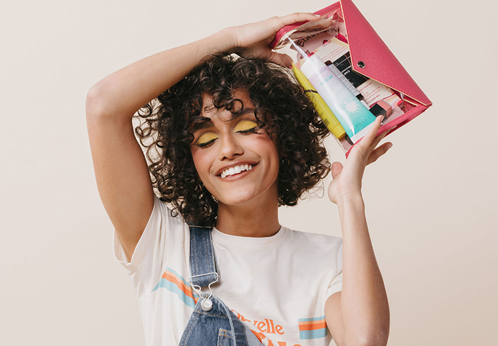 Contour des Yeux Variance : un espresso pour vos yeux, un éclat pour votre journée.